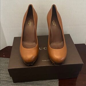 Gucci brown heels with original box